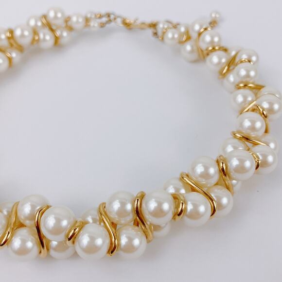 Vintage 1960s Wedding Necklace Faux Pearl Cluster Gold Tone Mid Century Jewelry - Picture 13 of 14